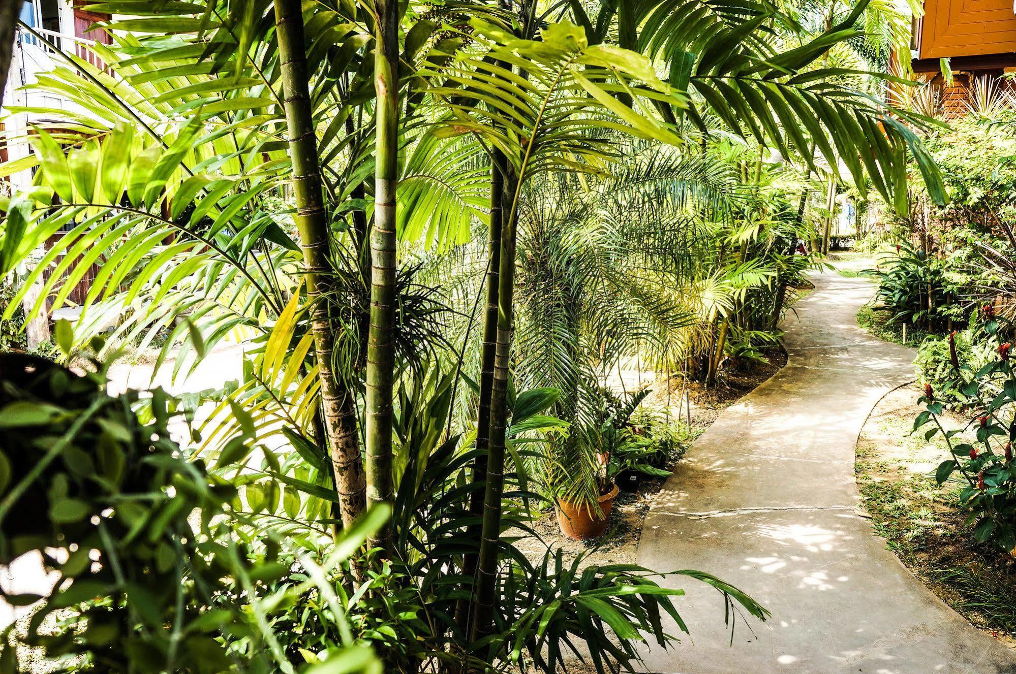 Tanamas House Hotel Thalang Buitenkant foto